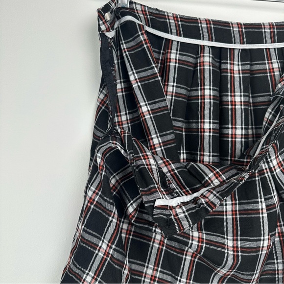 Hot Topic Tiered Mini Skirt Plus Size 2X Black Red Plaid Goth Grunge Emo Punk - Picture 6 of 8